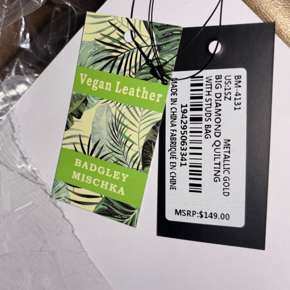 Badgley Mischka Gold Quilted Crossbody Bag - Picture 3 of 3